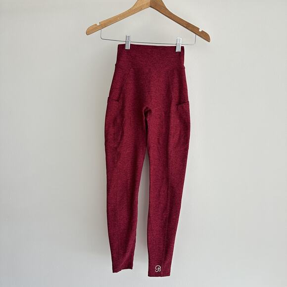 Bombshell Sportswear Leggings XS Red V Back Scrunch Pockets Yoga Gym Training - Picture 2 of 8